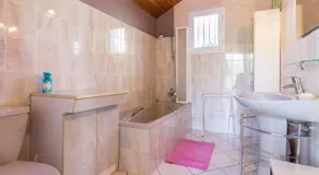 Location saisonnière: Gîte cosy avec jardin clos, proche plages et parc de Brière, wifi inclus! - FR-1-306-892 - Image 2