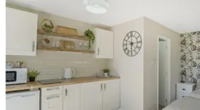 Cosy comfortable accommodation - Image 2