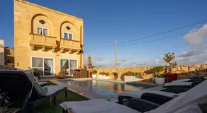 Ajuga Luxury Boutique B&B - Image 4