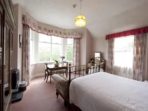 Woodhill House - Image 2