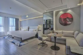 Jinyi International Hotel (Baolong Plaza) - Image 2