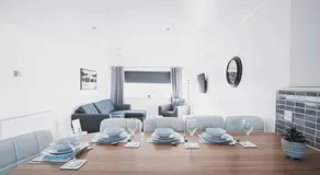 Modern 3BR Flat with Parking - Image 3