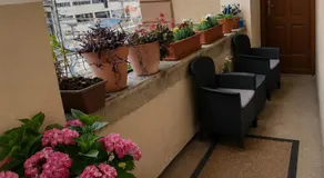 Peron 4-City & Station Stay - Image 3
