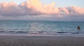 Casa com 3 suítes e piscina privativa no centro de Maragogi perto da praia - Image 3