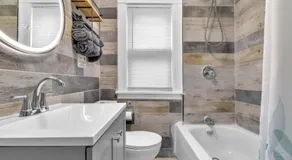Modern 2BR Free Parking Pet Friendly - Image 2