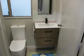 Private Studio with self check-in, Ensuite, WIFI & Kitchenette - Image 3