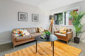 Convenient Bayside Living at the Edge of the City - Image 3