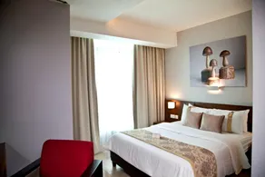 The Regency Scholar's Hotel - Image 3