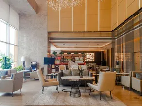Inzone Royal Plaza Hotels - Image 3