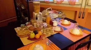 Orange House - Image 5