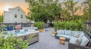 Rooftop & Hot Tub & Parking - 3 Blocks to King - Image 3