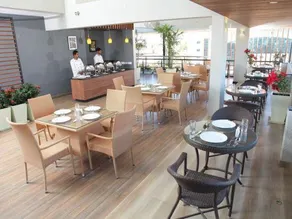 The Pommels Business Hotel - Image 4