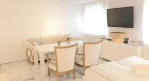 F10 APARTMENTS Roth - Image 2