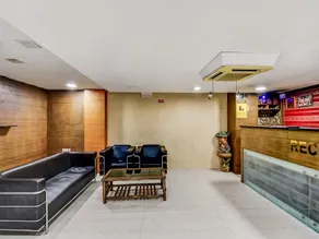 OYO Flagship Hotel Sunset Inn - Image 4