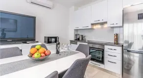 2 Bedroom Nice Apartment In Biograd Na Moru - Image 2