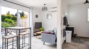 la pause detente, villa climatisée avec jardin et parking privés, à 5 mn de la mer, au calme - Image 2