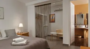Iro Suites - Image 3