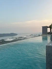 Cozy 2BR Sky Pool & Panoramic Views 1-6 Guests - Image 2