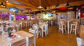 Roadcamp - American Motel & Sportsbar - Image 2