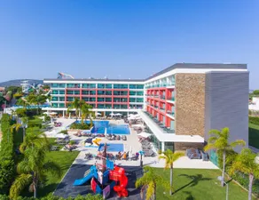 Aquashow Park Hotel - Image 2