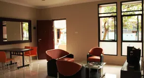 Twin House - Image 4
