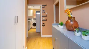 The Monument Apartment, 2 Bedrooms, 2 Bathrooms, Private Balcony, Open Plan kitchen, Recently Renovated, Code-Access Development, Free Multi Car Park, Ideal Location - Image 4