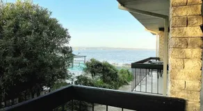 Seafoam Hideaway - Oceanfront Stay for 4 - Image 5
