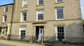Skeldale House 'All Creatures Great & Small' Luxury Apartments & Studios in Askrigg, Yorkshire Dales - Image 4