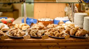 Leres Pastry Hotel - Image 3