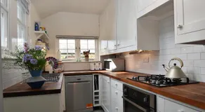 Coastguard's Cottage - Image 5
