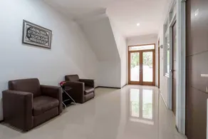 Aimer Guest House Syariah Mitra RedDoorz - Image 3