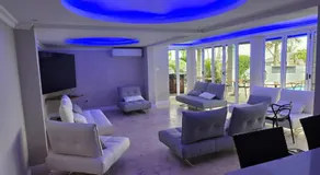 THE SEA BREEZE GUEST HOUSE & VENUE HIRE, 11 on SHELBOURNE - Image 2