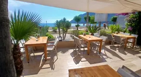 On Hotel - Image 4