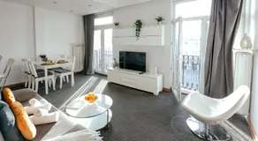 Plac Konstytucji 6 Orange - Apartament dla 4 osób - Bezpłatny parking - Free parking - piękny widok na panoramę Warszawy - Image 2