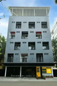 Hotel Banzai Rooms - Image 2