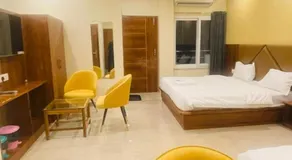 Hotel Blue Moon - Image 2