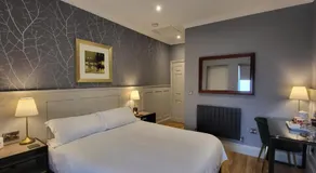 White Horse Inn & Restaurant - Image 2