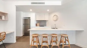 307 - Cinema by the Sea - Beachfront 2-Bed Retreat - Image 4