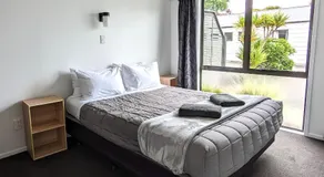 Holdens Bay Holiday Park - Image 2