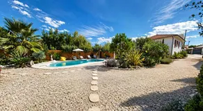 Studio tout confort avec vue sur piscine - Image 4