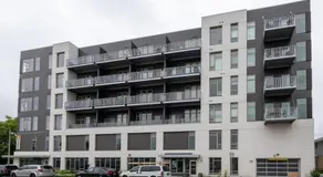 Walker's Point Apt with Gym and Balcony - Sleeps 4-5 - Image 3