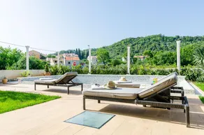 Villa Dolores Apartments - Image 2