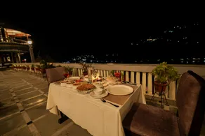  Hotel Silverton (180 lake view)  - Image 4