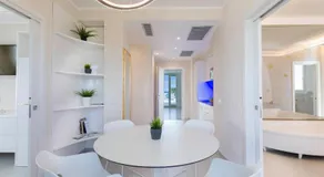 White Suite & Apartments - Image 3