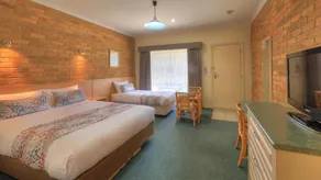RiverPark Motel - Image 2
