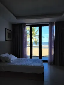 Nơi nghỉ dưỡng yên tĩnh trên bãi biển - Image 2