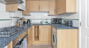 Cosy One Bedroom Apartment - Image 5