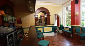 Russell Hotel - Image 4