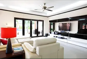Siam Star Luxury Pool Villa - Image 2