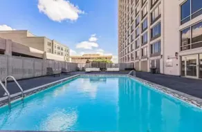 Exclusive Deluxe Queen Suite Luxury Boutique Building Downtown Hartford FREE PARKING - Image 2
